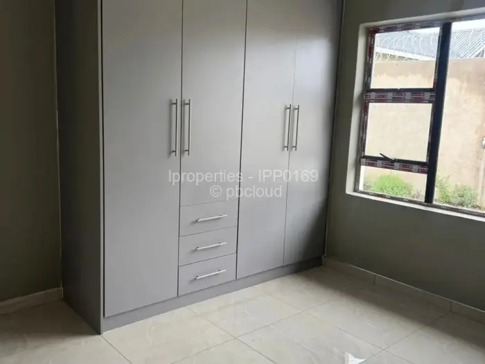 3 Bedroom Cottage/Garden Flat to Rent in Arlington