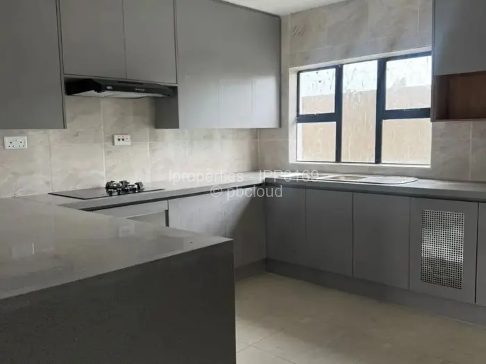 3 Bedroom Cottage/Garden Flat to Rent in Arlington