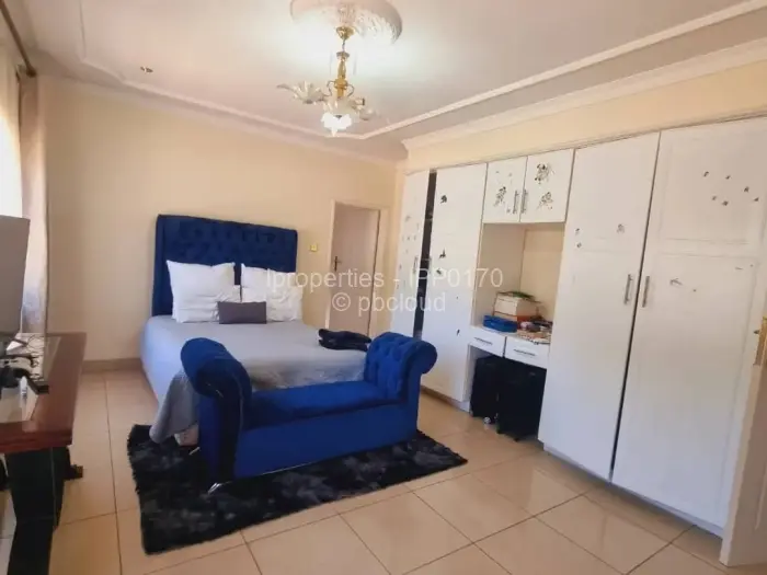 6 Bedroom House to Rent in Helensvale