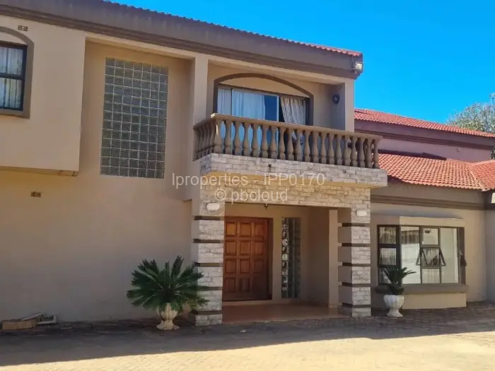 6 Bedroom House to Rent in Helensvale