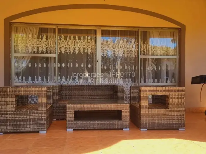 6 Bedroom House to Rent in Helensvale