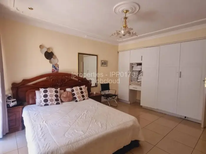 6 Bedroom House to Rent in Helensvale