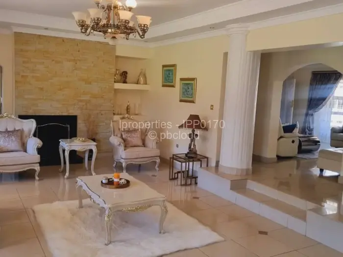 6 Bedroom House to Rent in Helensvale