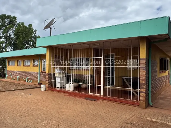 4 Bedroom House for Sale in North Lynne, Bulawayo