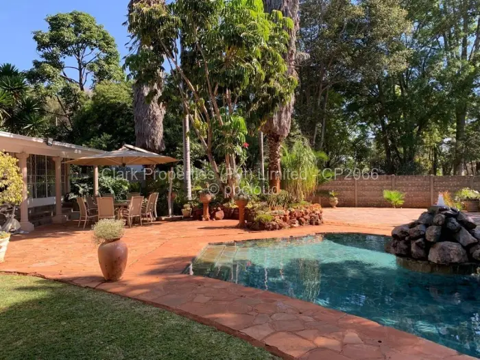 6 Bedroom House for Sale in Mandara, Harare