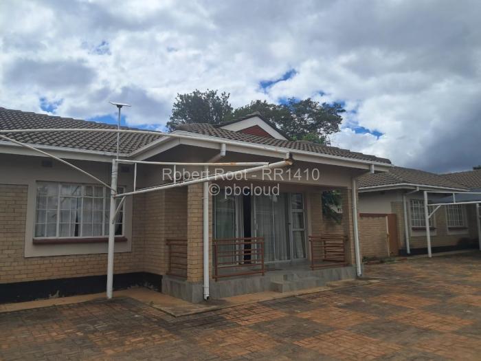 Townhouse/Cluster to Rent in Waterfalls, Harare