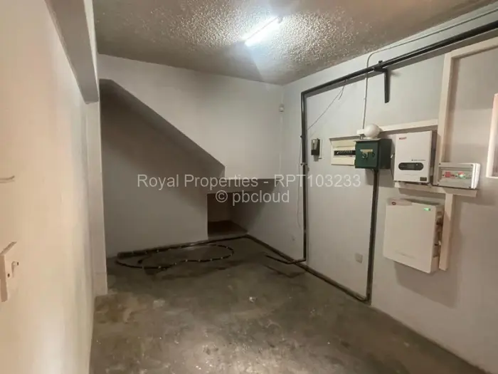 Townhouse/Cluster to Rent in Newlands