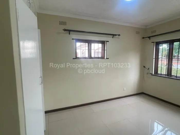 Townhouse/Cluster to Rent in Newlands