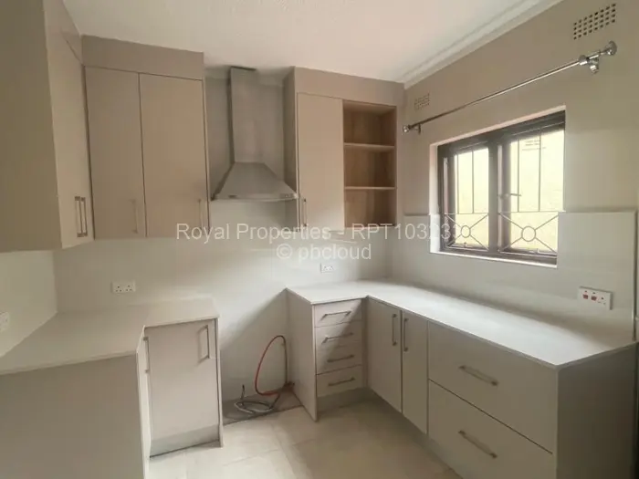 Townhouse/Cluster to Rent in Newlands