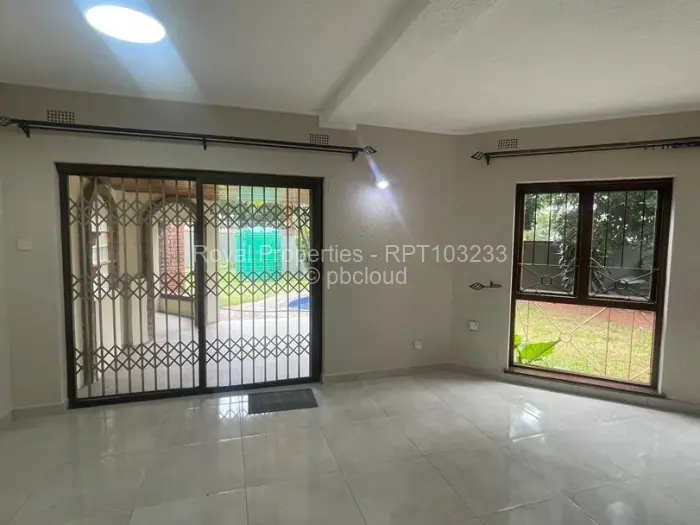 Townhouse/Cluster to Rent in Newlands