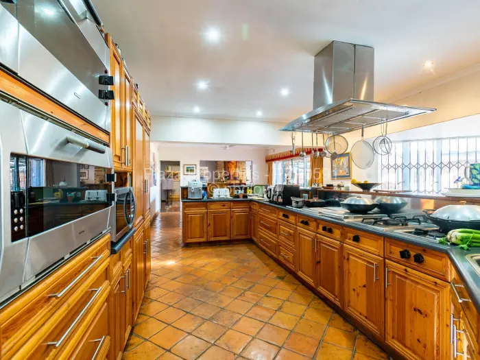 5 Bedroom House for Sale in Helensvale, Harare