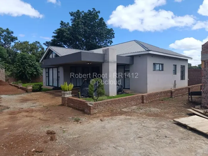 Townhouse/Cluster for Sale in Mandara, Harare