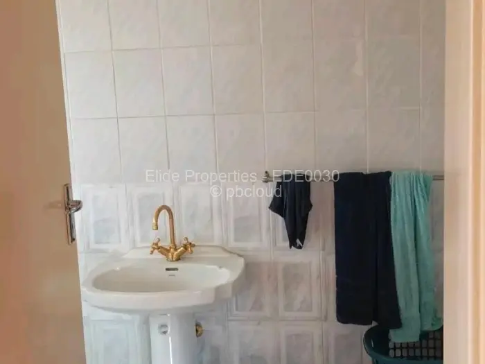 4 Bedroom House to Rent in Borrowdale West