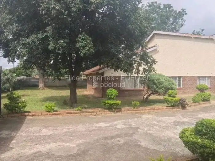 4 Bedroom House to Rent in Borrowdale West