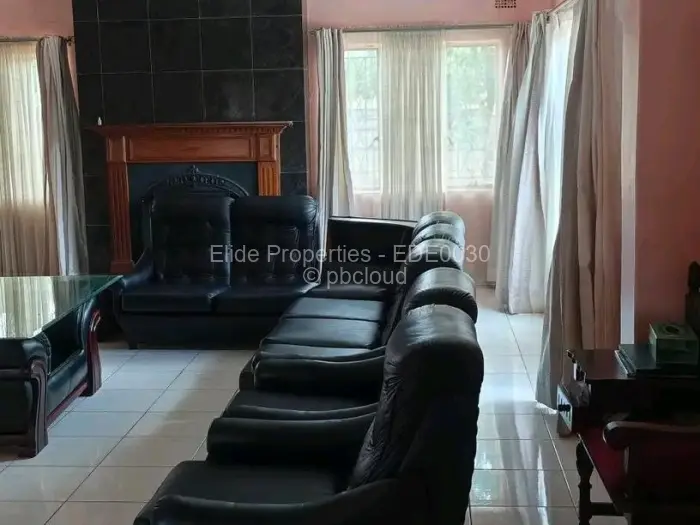 4 Bedroom House to Rent in Borrowdale West