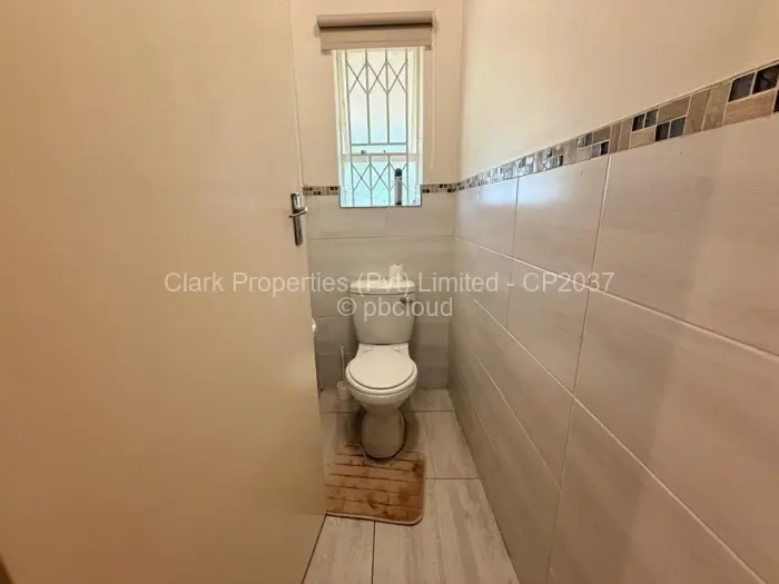 3 Bedroom House to Rent in Mount Pleasant