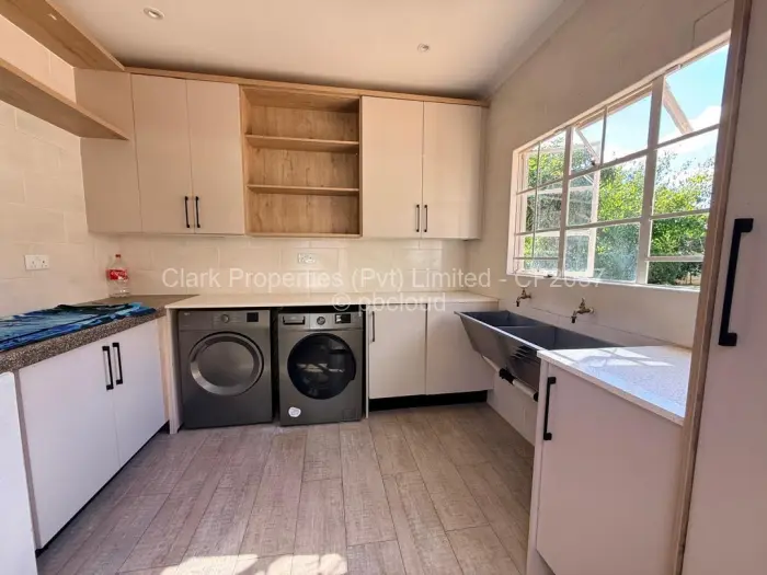 3 Bedroom House to Rent in Mount Pleasant