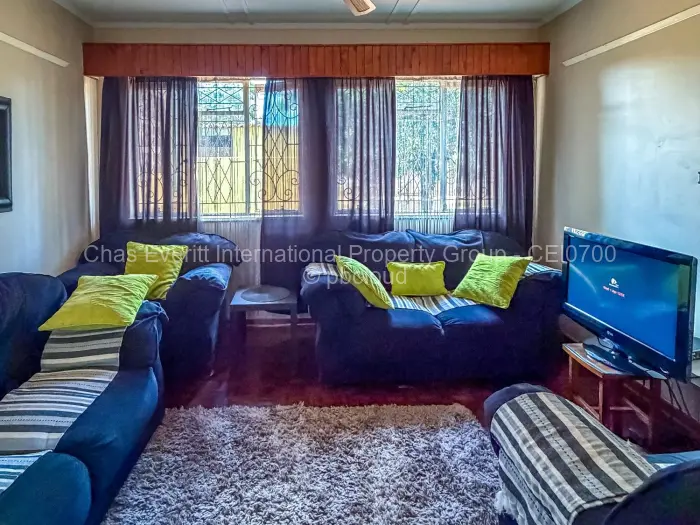 4 Bedroom House for Sale in Trenance, Bulawayo