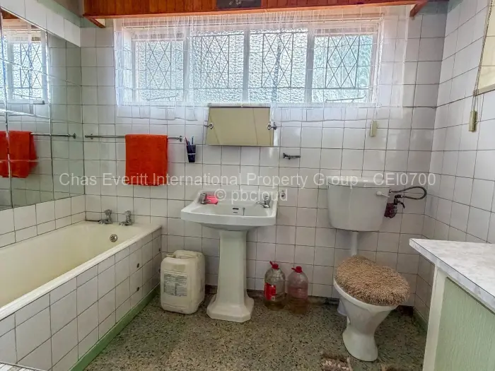 4 Bedroom House for Sale in Trenance, Bulawayo