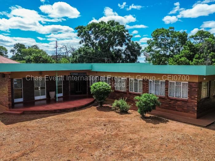 4 Bedroom House for Sale in Trenance, Bulawayo