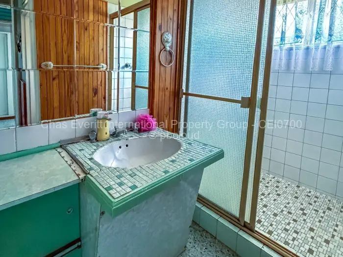 4 Bedroom House for Sale in Trenance, Bulawayo