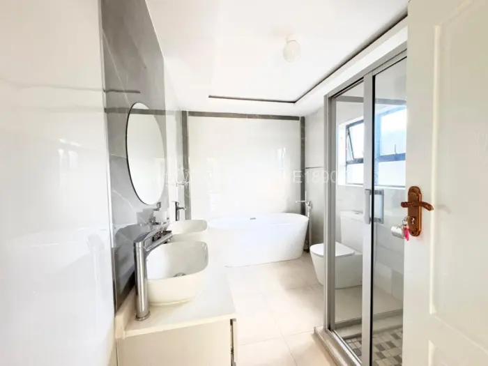 4 Bedroom House to Rent in Highlands