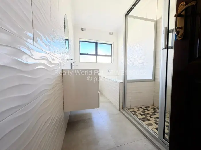 4 Bedroom House to Rent in Highlands