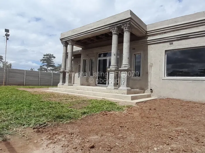 4 Bedroom House for Sale in Mwashuma Park, Harare