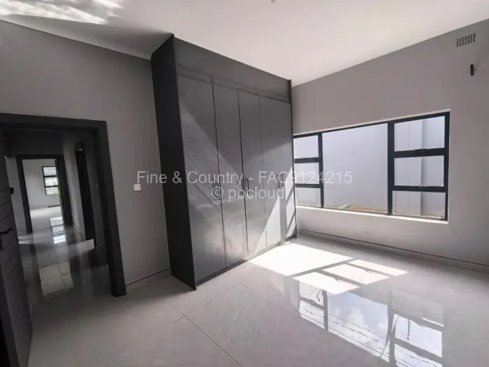 Townhouse/Cluster to Rent in Sandton Park