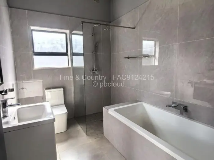 Townhouse/Cluster to Rent in Sandton Park