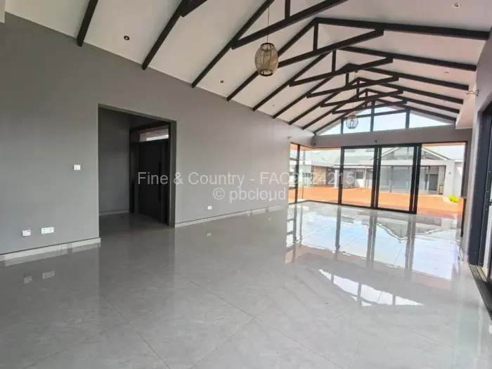 Townhouse/Cluster to Rent in Sandton Park