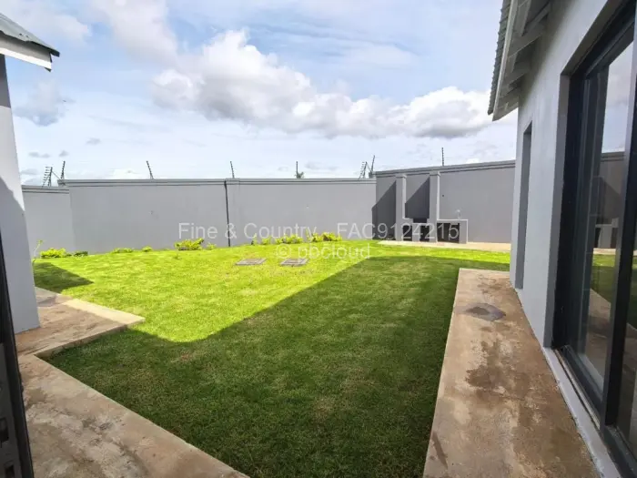 Townhouse/Cluster to Rent in Sandton Park