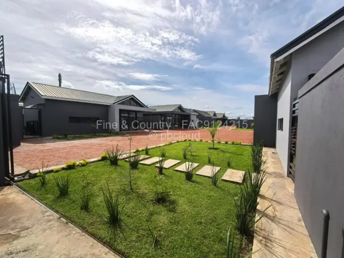 Townhouse/Cluster to Rent in Sandton Park