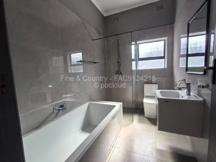 Townhouse/Cluster to Rent in Sandton Park