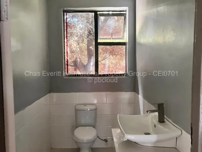 Flat/Apartment to Rent in Borrowdale West