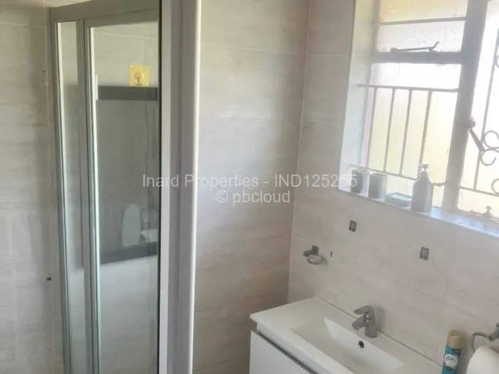 Flat/Apartment to Rent in Avondale