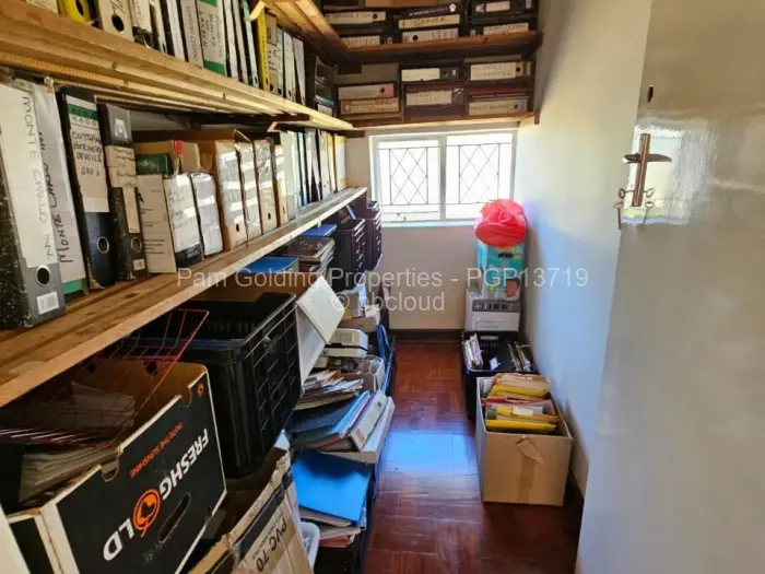 4 Bedroom House for Sale in Kumalo, Bulawayo