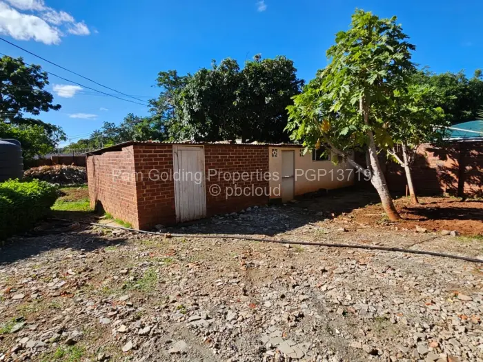4 Bedroom House for Sale in Kumalo, Bulawayo