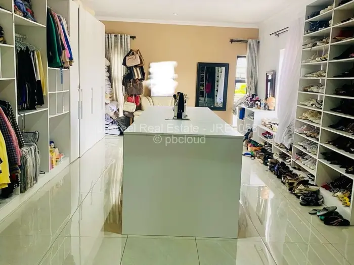 5 Bedroom House for Sale in Arlington, Harare