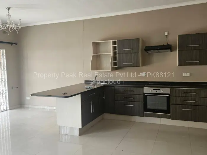 Flat/Apartment to Rent in Newlands, Harare
