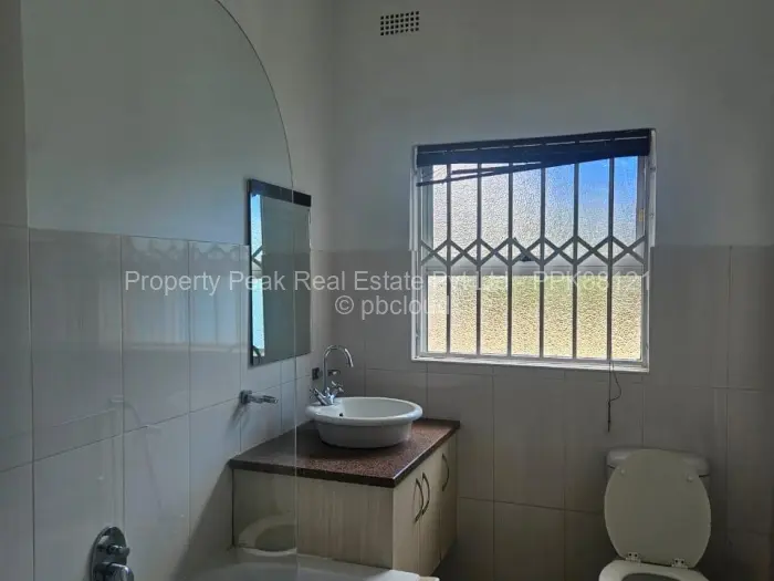 Flat/Apartment to Rent in Newlands, Harare