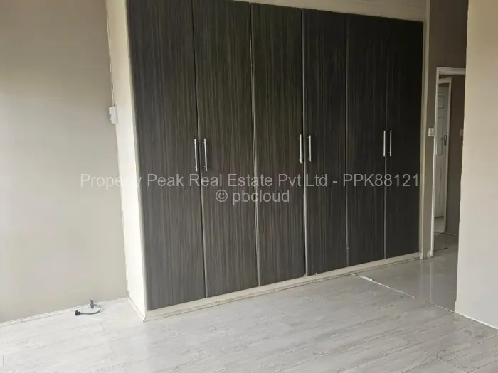 Flat/Apartment to Rent in Newlands, Harare