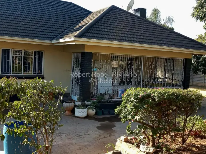 3 Bedroom House to Rent in Waterfalls