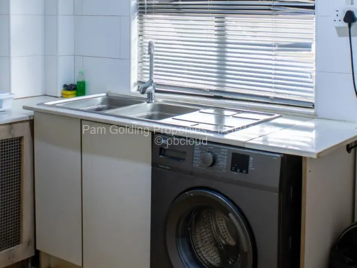 3 Bedroom House to Rent in Greystone Park