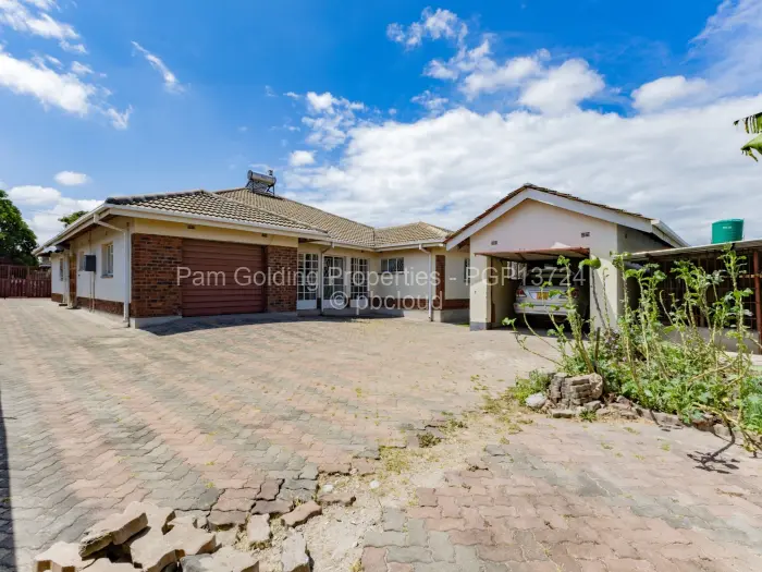 4 Bedroom House for Sale in Zimre Park, Harare