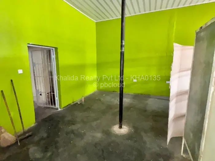 Retail/Shop for Sale in Chitungwiza, Chitungwiza