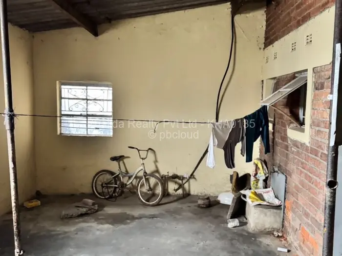 Retail/Shop for Sale in Chitungwiza, Chitungwiza