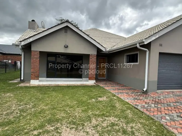 Townhouse/Cluster to Rent in Newlands, Harare