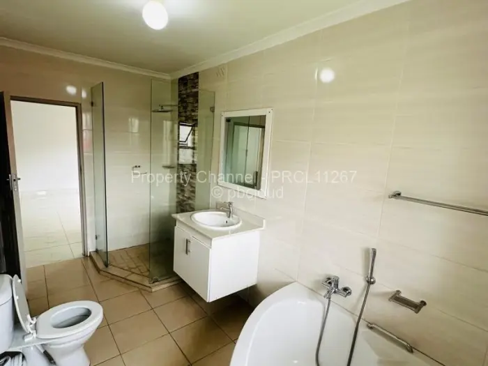 Townhouse/Cluster to Rent in Newlands, Harare