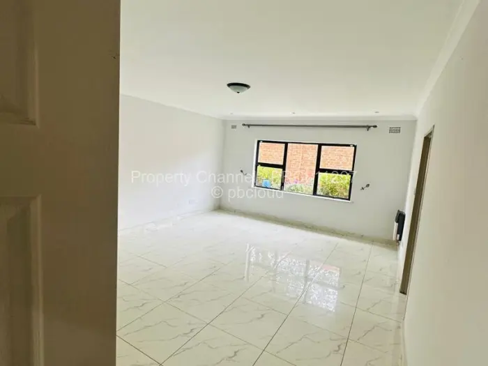 Townhouse/Cluster to Rent in Newlands, Harare